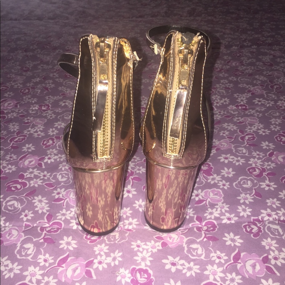 High heels - Picture 2 of 2